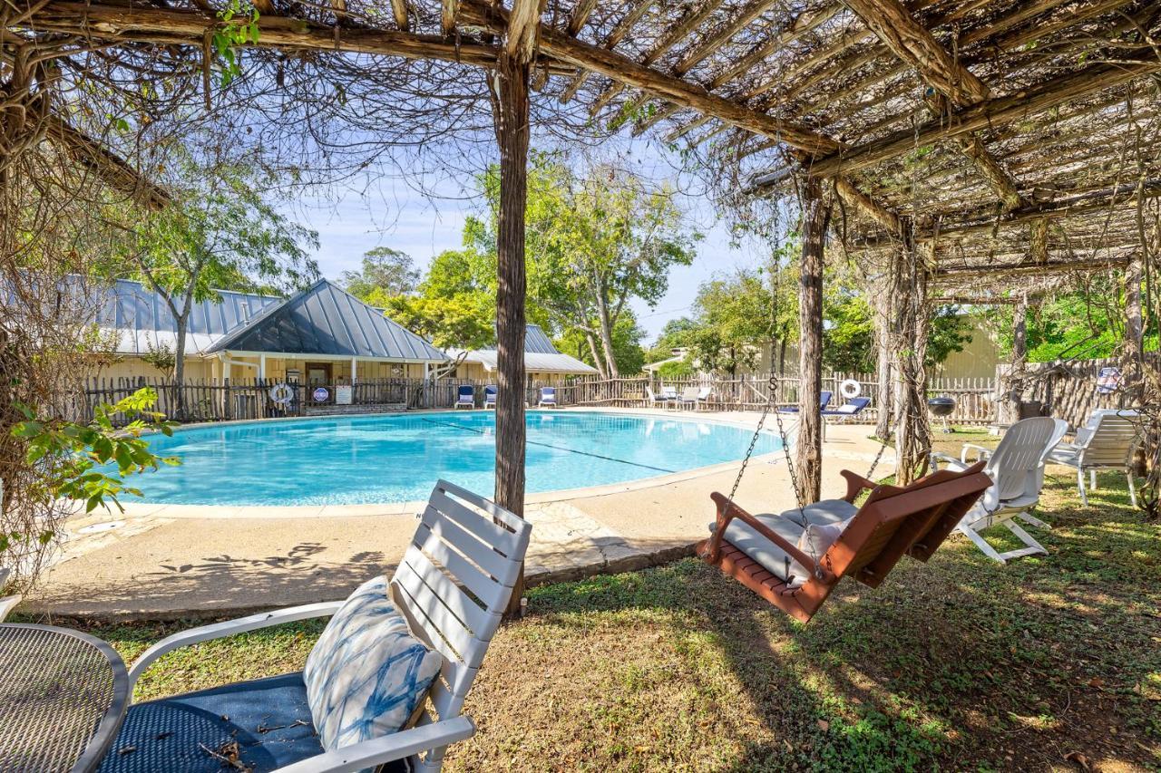 Camp Hotel