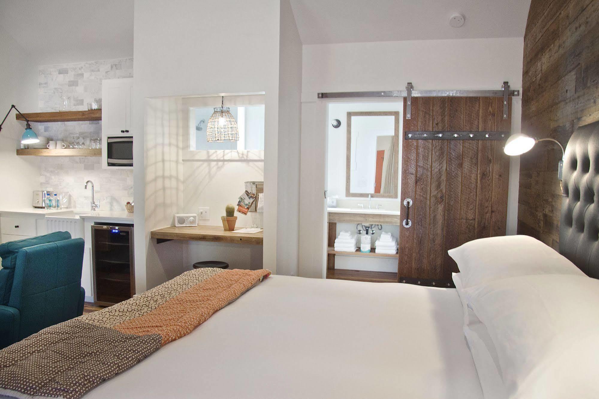 Camp Hotel